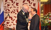 Vietnams Minister für Kultur, Sport und Tourismus erhält russischen Freundschaftsorden 