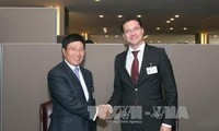 Vize-Premierminister, Außenminister Pham Binh Minh trifft Amtskollegen aus Bulgarien und Dänemark