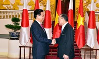 Premierminister Nguyen Tan Dung trifft Präsidenten des japanischen Senats