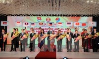 Preisverleihung an junge Unternehmer der ASEAN 