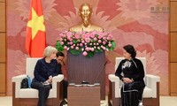 Vietnams Vize-Parlamentspräsidentin trifft Leiterin des Außenausschusses des Parlaments Frankreichs