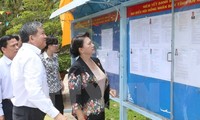 Parlamentspräsidentin Nguyen Thi Kim Ngan überprüft die Wahlvorbereitung in der Provinz An Giang