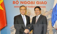 Vize-Premierminister, Außenminister Pham Binh Minh führt Gespräch mit dem Außenminister Thailands
