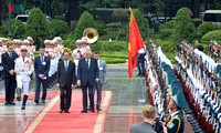 Tschechischer Präsident Milos Zeman beendet seinen Staatsbesuch in Vietnam