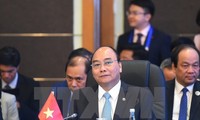 Premierminister Nguyen Xuan Phuc nimmt an Vollversammlung des 31. ASEAN-Gipfels teil