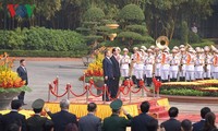 Staatspräsident Tran Dai Quang leitet Empfangszeremonie für Südkoreas Präsident Moon Jae-in