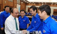 Premierminister Nguyen Xuan Phuc nimmt an  Arbeitstreffen mit dem Jugendverband teil