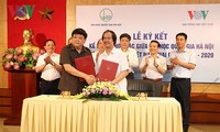 Die Stimme Vietnams und die Nationalhochschule Hanoi unterzeichnen Kooperationsprojekt