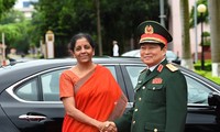 Verteidigungsminister Ngo Xuan Lich empfängt Delegation des indischen Verteidigungsministeriums