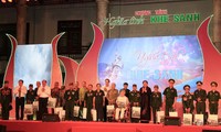 Vize-Parlamentspräsidentin Tong Thi Phong nimmt am Programm “Liebe zu Khe Sanh” teil