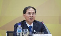 Vize-Außenminister Bui Thanh Son besucht Singapur und Indien