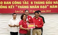 Das vietnamesische Rote Kreuz unterstützt Opfer der Flutgebiete