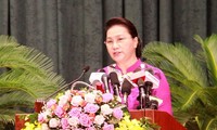 Parlamentspräsidentin Nguyen Thi Kim Ngan nimmt an Sitzung des Volksrats der Stadt Hai Phong teil