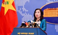 US-Marineschiff fährt über Inselgruppe Truong Sa: Vietnam fordert die Länder, die Gesetze in Hoheitsgebiete zu respektieren