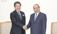 Premierminister Nguyen Xuan Phuc empfängt Gouverneur der japanischen Bank für Internationale Zusammenarbeit