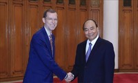 Premierminister Nguyen Xuan Phuc empfängt Leiter der Harvard Kennedy Schule