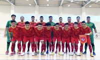 Die vietnamesische Futsal-Mannschaft gewinnt das Freundschaftsspiel gegen das irakische Team mit 2:1