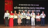 Verleihung des 8. Kunst- und Literaturpreises Nguyen Khuyen