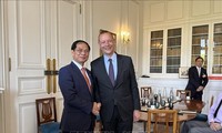 Außenminister Bui Thanh Son beendet seinen Besuch in Frankreich