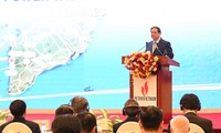 Premierminister Pham Minh Chinh nimmt an Unterzeichnung eines großen Gas-Projektes von Petrovietnam teil