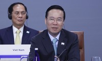 Staatspräsident Vo Van Thuong nimmt am Treffen der Staats- und Regierungschefs der APEC-Mitgliedsländer teil