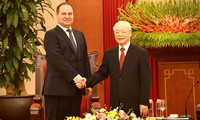 KPV-Generalsekretär Nguyen Phu Trong empfängt den belarussischen Premierminister