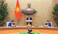Premierminister Pham Minh Chinh leitet Regierungssitzung zum Gesetzaufbau im Februar 2024