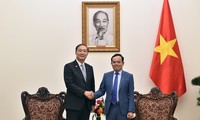 Vize-Premierminister Tran Luu Quang empfängt Leiter von KOICA und der japanischen Friedensstiftung