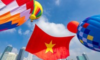 Heißluftballonfestival Trang An – Cuc Phuong