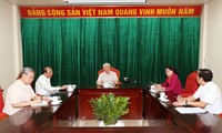 응우옌 푸 쫑 (Nguyễn Phú Trọng) 서기장 – 국가주석,  핵심 지도자 회의 주재