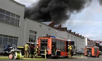 독일 베를린의  베트남 동쑤언시장에서 화재 진압