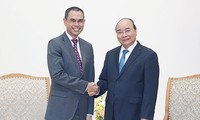 응우옌 쑤언 푹 총리, Zamruni Khalid 말레이시아 대사 접견