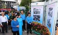 "베트남 노동조합 90 년의 역사 노정"전시회