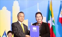응우옌 티 낌 응언 국회의장, AIPA 41 의장 권한 접수