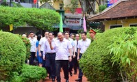 응우옌 쑤언 푹 총리, 후에 호찌민 주석 기념의 집 방문