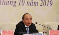 응우옌 쑤언 푹 총리, 집체경제개발15년 결산 전국회의 주최