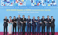 응우옌 쑤언 푹 총리, 아세안-한국 특별 정상회의 참석