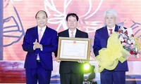 응우옌 쑤언 푹 총리, 짜빈성 설립의 날 120주년 기념식 참석