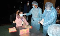 응우옌 쑤언 푹 총리: 의료계 종사자 및 공무원에 격려 편지 전달
