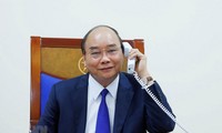 응우옌 쑤언 푹 총리, 도날드 트럼프 미국 대통령과의 통화