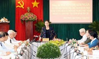 응우옌 티 낌 응언 국회의장, 빈프억성 지도자와 회의