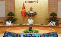 응우엔 쑤언 푹 총리의 코로나19 방역 정부상임회의 결론