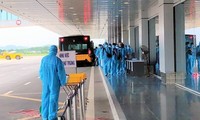일본에서 입국한  2명의 베트남 국민,  코로나 19 감염으로 격리