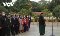 소수민족 전국대회 대표단, 훙왕 분향 및 호찌민묘 방문