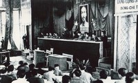 “위대한 공산당” 전시회 개막