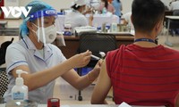 호찌민시의 역사적 백신 접종 캠페인에 온 힘을 쏟아