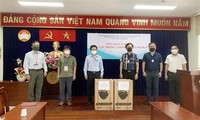 외국 베트남 교포, 코로나-19 방역 활동 지원
