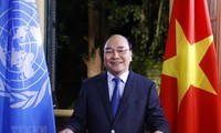 응우옌 쑤언 푹 국가주석: “베트남, 국제적 중책에 자신 있어…”