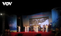 리썬섬,  “바다와 섬 – 조국의 심장” 예술 프로그램 개최