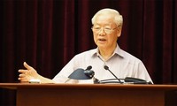 응우옌 푸 쫑 서기장, “체제로 권력 통제” 